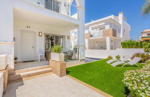 Quesada House | Oceanfront Escape at Esquina Soleada - 4-Star Haven