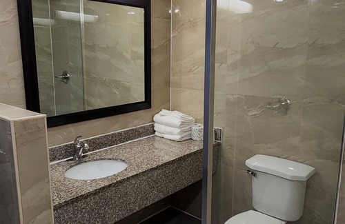 Wayne Hotel | Budget-Friendly Essence Express Wayne with Breakfast Included
