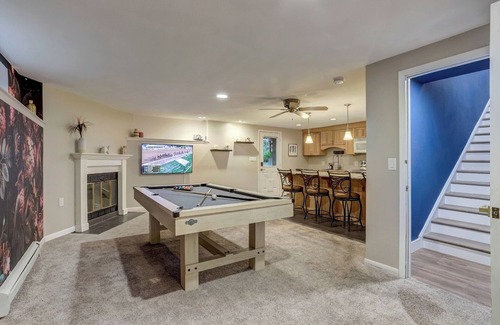 Broomfield House | Unforgettable Experience: Gather 20 Guests with Fun Amenities