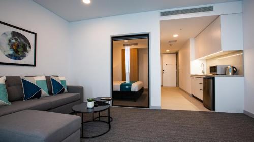 Taringa Apartment | Elegant Essence Suites Taringa - 5-Star Comfort Awaits