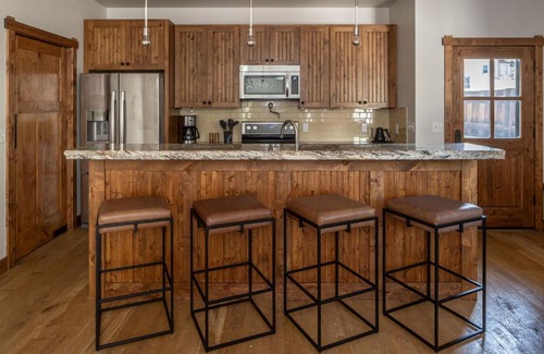 Big Sky House | Family-Friendly Stay at Essentia Townhome 167A