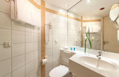 Lindenthal Hotel | Discover Essential by Dorint Köln-Junkersdorf for Families