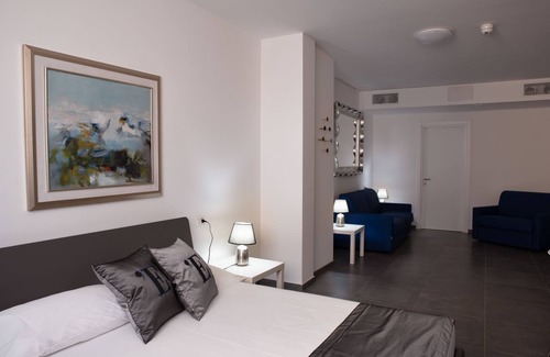 Olbia City Centre Hotel | Discover Essenza Hotel: 4-Star Ocean View Getaway