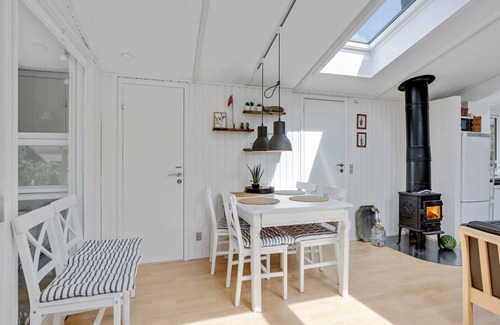 Oster Somarken House | Coastal Retreat "Essi" with Ocean View & Spa Amenities