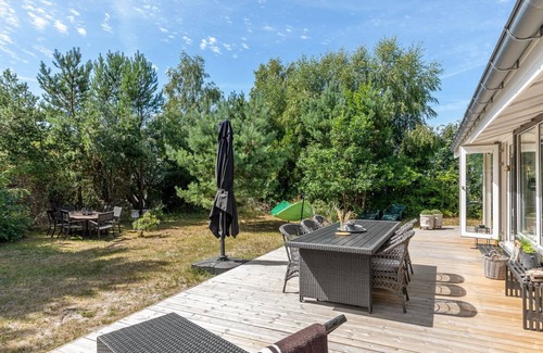 Oster Somarken House | Coastal Retreat "Essi" with Ocean View & Spa Amenities
