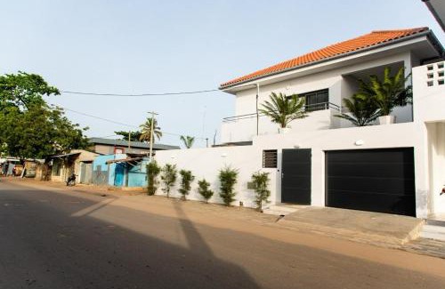 Lome Villa | ESSOWASIM & Bernd Villa