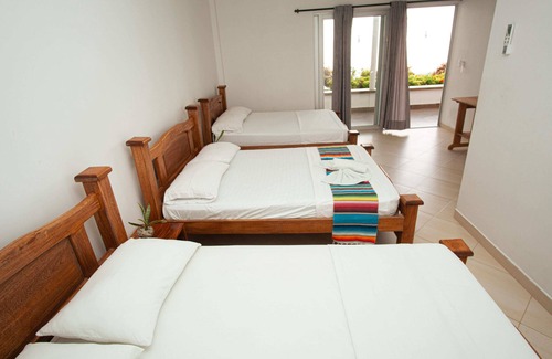 Covenas Hotel | Cozy Balcony Rooms Near Coveñas Beach with Pool & Breakfast