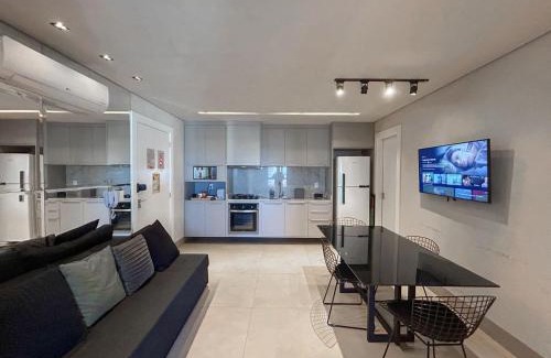 Santa Fe Apartment | Elegant Studio Steps from Shopping with Ocean View & Pool