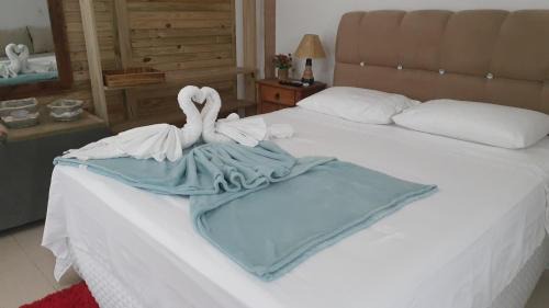 Coloninha Apartment | Stylish Open-Concept Studio for 3 with Pet-Friendly Amenities