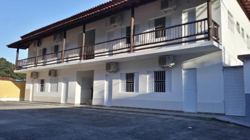 Maresias Cabin | Family-Friendly POUSADA TANI with Pool in Maresias