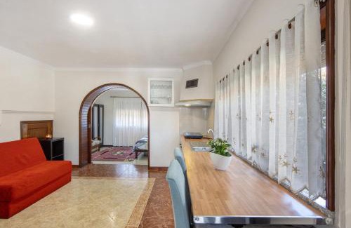 Oliveira De Azemeis House | Cozy Studio Between Porto and Aveiro with Ocean Views