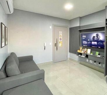 Jardim dos Estados Apartment | Cozy Studio on 27th Floor with Avenue Afonso Pena Views