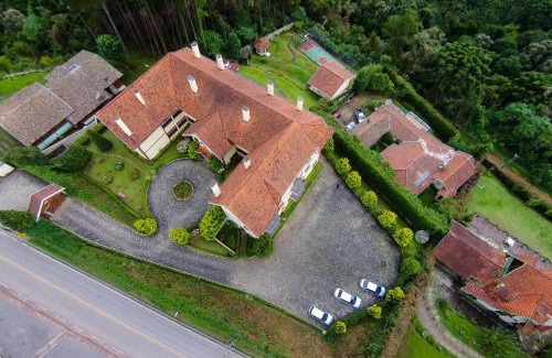 Recanto Araucaria Apartment | Romantic Studio with Pool & Hot Tub - 4-Star Experience