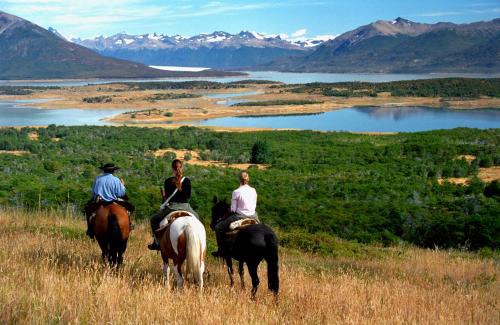 Lago Argentino Department House | Top-Rated Estancia Nibepo Aike with Family-Friendly Amenities