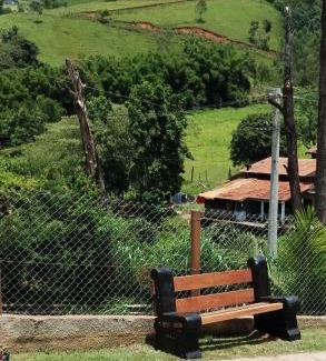 Santo Antonio do Pinhal Cabin | Top-Rated Estação 160: Pet-Friendly with Breakfast & Hot Tub
