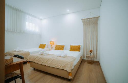 Caldas de Sao Jorge House | Family-Friendly Estação do Parque with Hot Tub Access