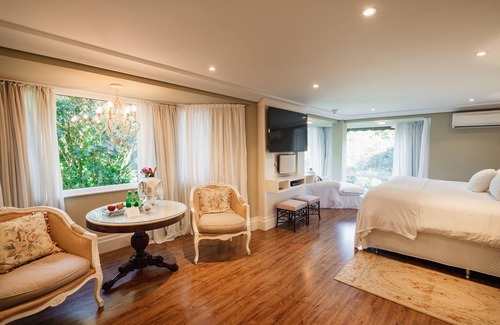 Bairro Lago Negro Hotel | Experience Estalagem St Hubertus: Rated 10/10 with Spa & Pool