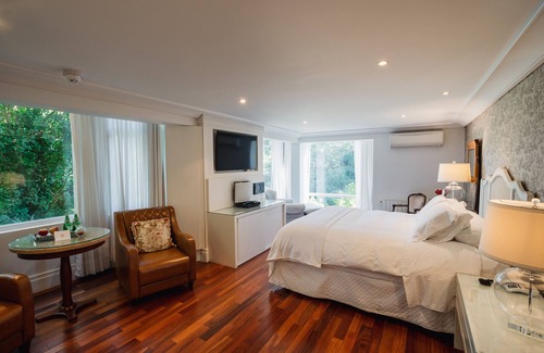 Bairro Lago Negro Hotel | Experience Estalagem St Hubertus: Rated 10/10 with Spa & Pool