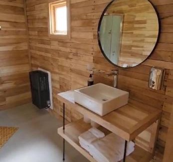 El Chalten Cabin | Eco-Friendly Retreat at Estancia Bonanza: Rated 10/10