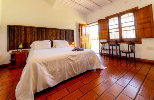 San Antonio de Areco Hotel | Relax at Estancia La Cinacina with a Hot Tub Oasis