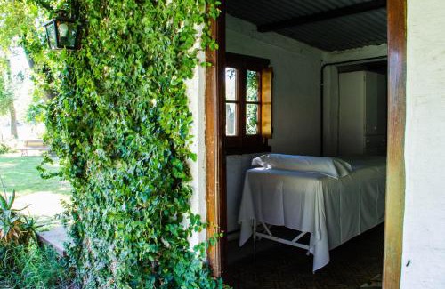 San Antonio de Areco Hotel | Relax at Estancia La Cinacina with a Hot Tub Oasis