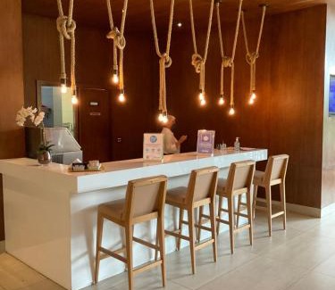 Pompeia Apartment | Exceptional Estanconfor Flat: Oceanfront & Pool Access