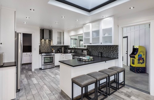 Larkfield-Wikiup House | Elegant Estate in Healdsburg: Wine Country Retreat