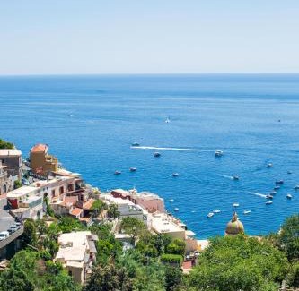 Liparlati House | Charming Medusa Positano: Family-Friendly Amenities Await