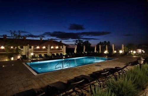 Perushtitsa House | Cozy Esterra Vini Guest House with Ocean View & Pool