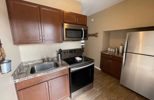 Estes Park Hotel | Family-Friendly Estes Mountain Inn with Pool and Spa Retreat