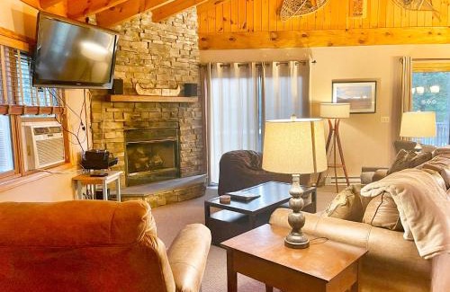 Wilmington House | Esther Mountain Chalet: Pet-Friendly Retreat with Hot Tub