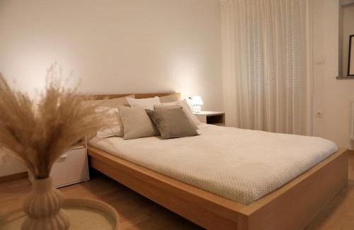 Siska District Apartment | Experience Esti’s Oasis: Guest Rated 9.8 for Relaxation