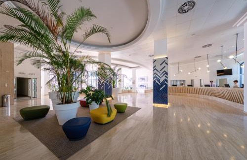 La Pineda Hotel | Relax at Estival Park Almaris with Oceanfront Amenities