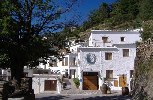 Pampaneira Hotel | Oceanfront Getaway at Estrella de las Nieves - Rated 9.2/10