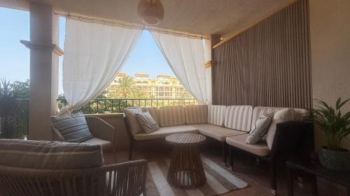 Mar de Cristal Apartment | Experience Estrella: 4-Star Stay with Pool & Pet-Friendly
