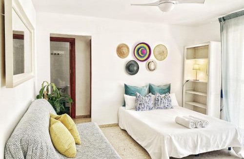 Valdelagrana Apartment | Explore Estudio Blegamar Terraza: Oceanfront & Pet Friendly