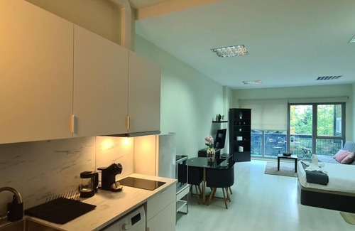 Hortaleza Apartment | Estudio con balcón Sanchinarro C
