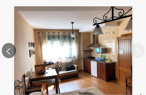 Jarandilla de la Vera Hotel | Cozy Studio with Kitchen and Private Bath - Rated 9.4/10