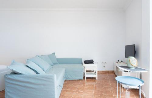 Alcala Apartment | Stylish Estudio with Large Chill Out Terrace & Family Friendly