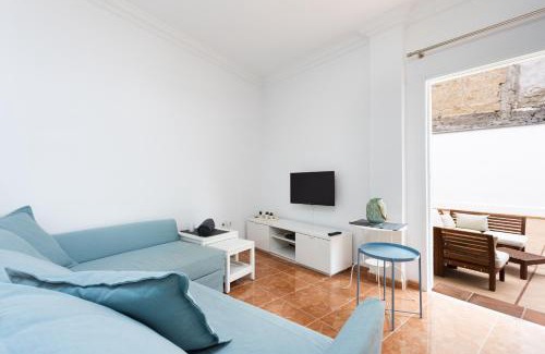 Alcala Apartment | Stylish Estudio with Large Chill Out Terrace & Family Friendly