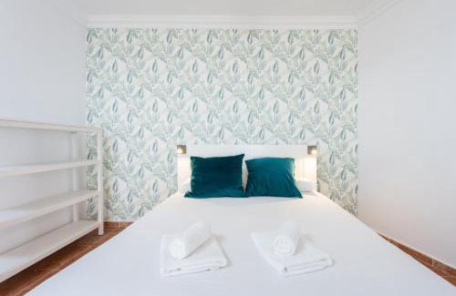 Alcala Apartment | Stylish Estudio with Large Chill Out Terrace & Family Friendly