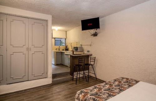 Chapalita Apartment | Budget-Friendly Stay at Estudio 3 in Glorieta Chapalita