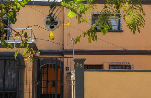 Chapalita Apartment | Budget-Friendly Stay at Estudio 3 in Glorieta Chapalita