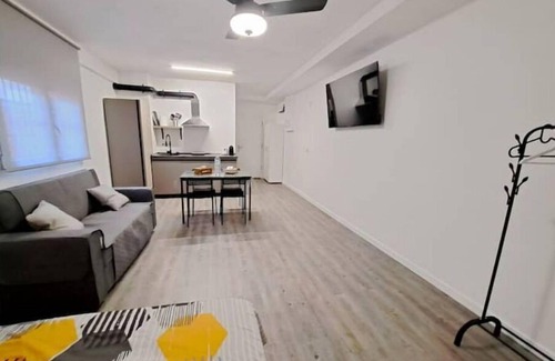 Albacete Apartment | Cozy Studio in the Heart of the City with Spa Access