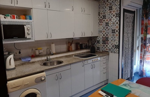 La Pineda Apartment | Cozy Studio in La Pineda Near Port Aventura for Families