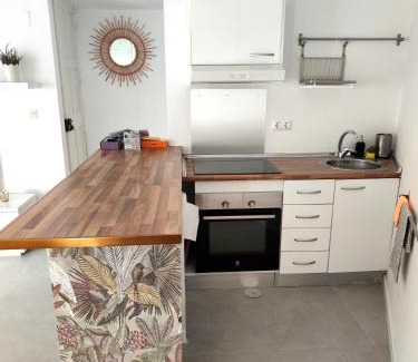 El Candado Apartment | Cozy Estudio in Málaga's East Zone - Rated 9/10 by Guests