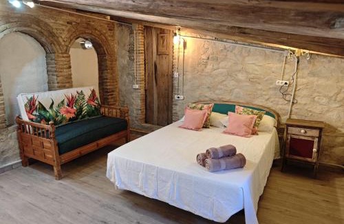 Angles Apartment | Budget-Friendly Estudio in Historic Masía Can Mon