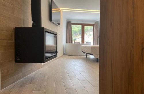 Alcala del Jucar Apartment | Relaxing Retreat at Estudio Los Olivos - 4-Star Getaway