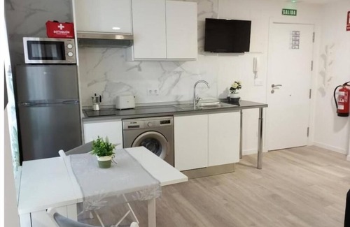 Arguedas Apartment | Modern Studio in Bardenas: Perfect for Families & Couples