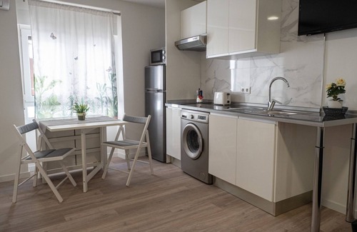 Arguedas Apartment | Modern Studio in Bardenas: Perfect for Families & Couples